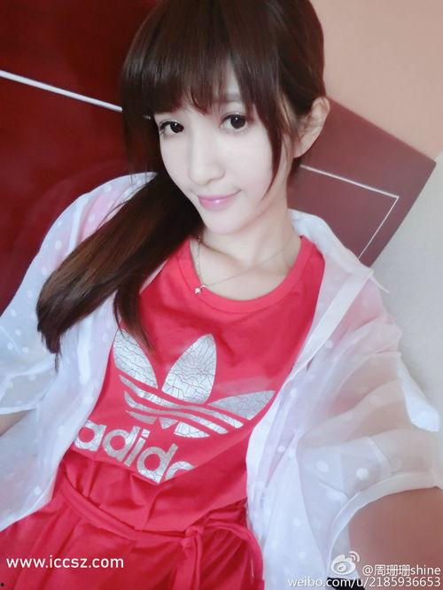 美女主播小苍苍热舞,网络直播间魅力四溢