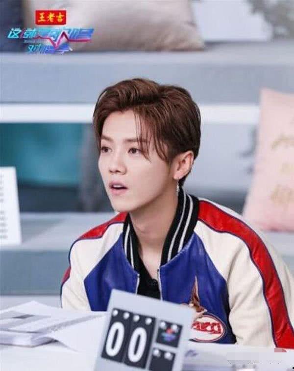 傅晶和鹿晗对比照片,跨越时空的颜值对决